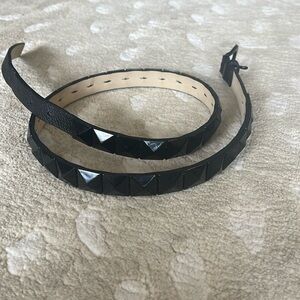 Michael Kors Medium studded leather Black Onyx Faceted Pyramid Belt